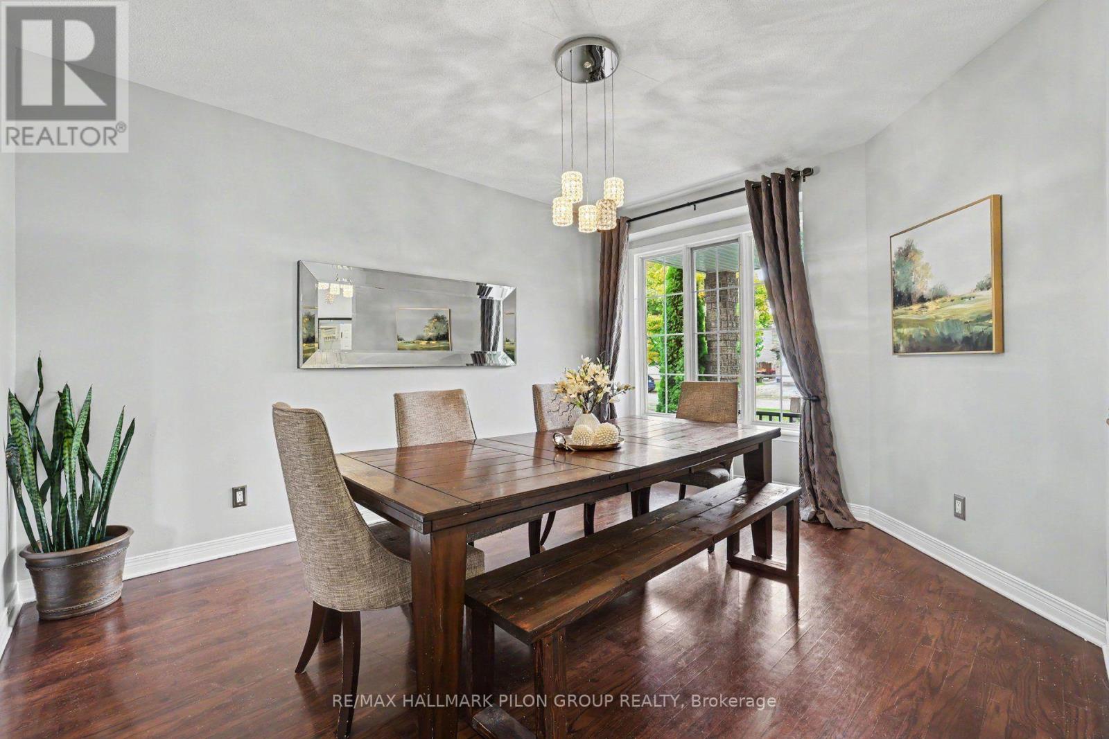 4377 Rainforest Drive, Ottawa, Ontario  K1V 1L4 - Photo 3 - X13870810