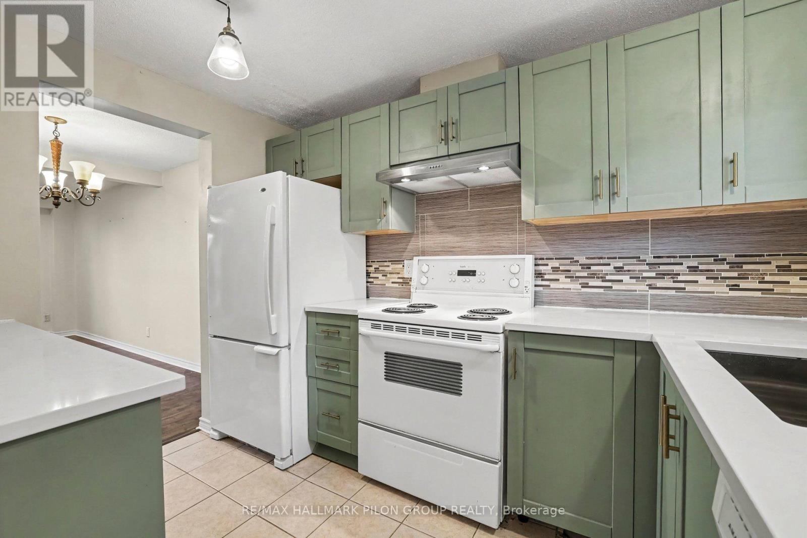 1248 Bethamy Lane, Ottawa, Ontario  K1J 8P4 - Photo 8 - X13870908