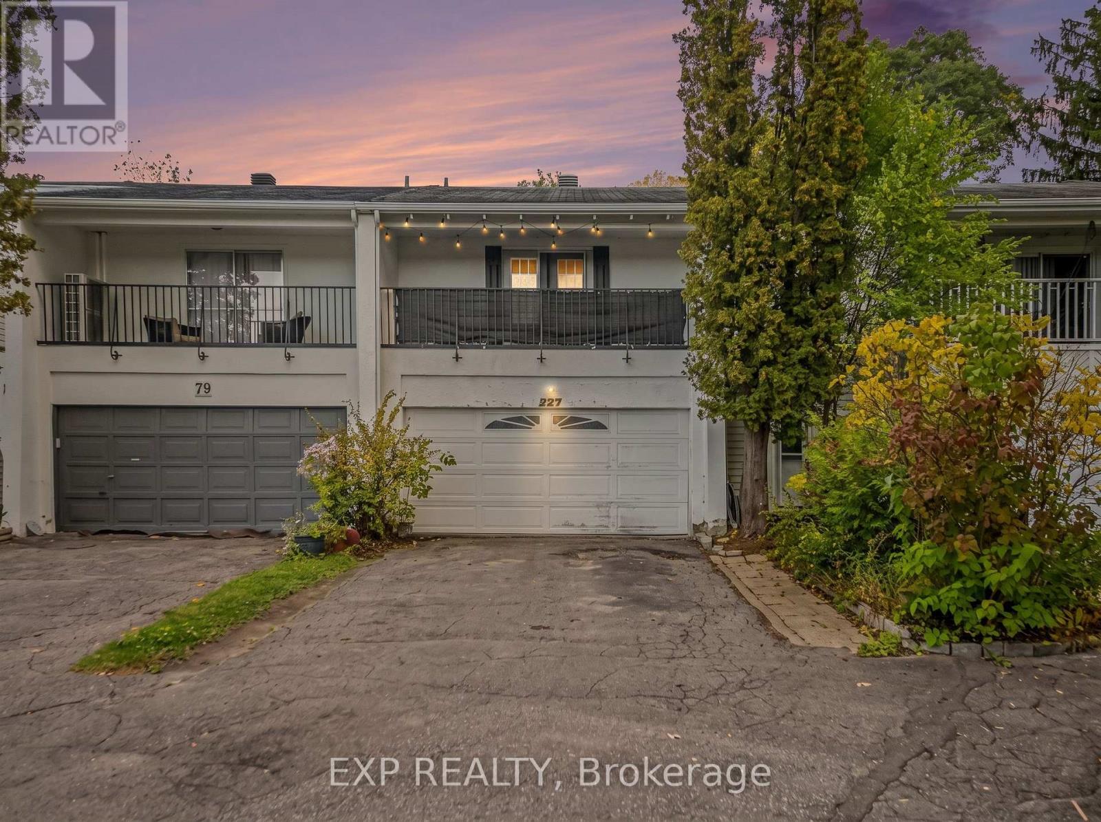 77 GRADY CRESCENT, Ottawa, Ontario