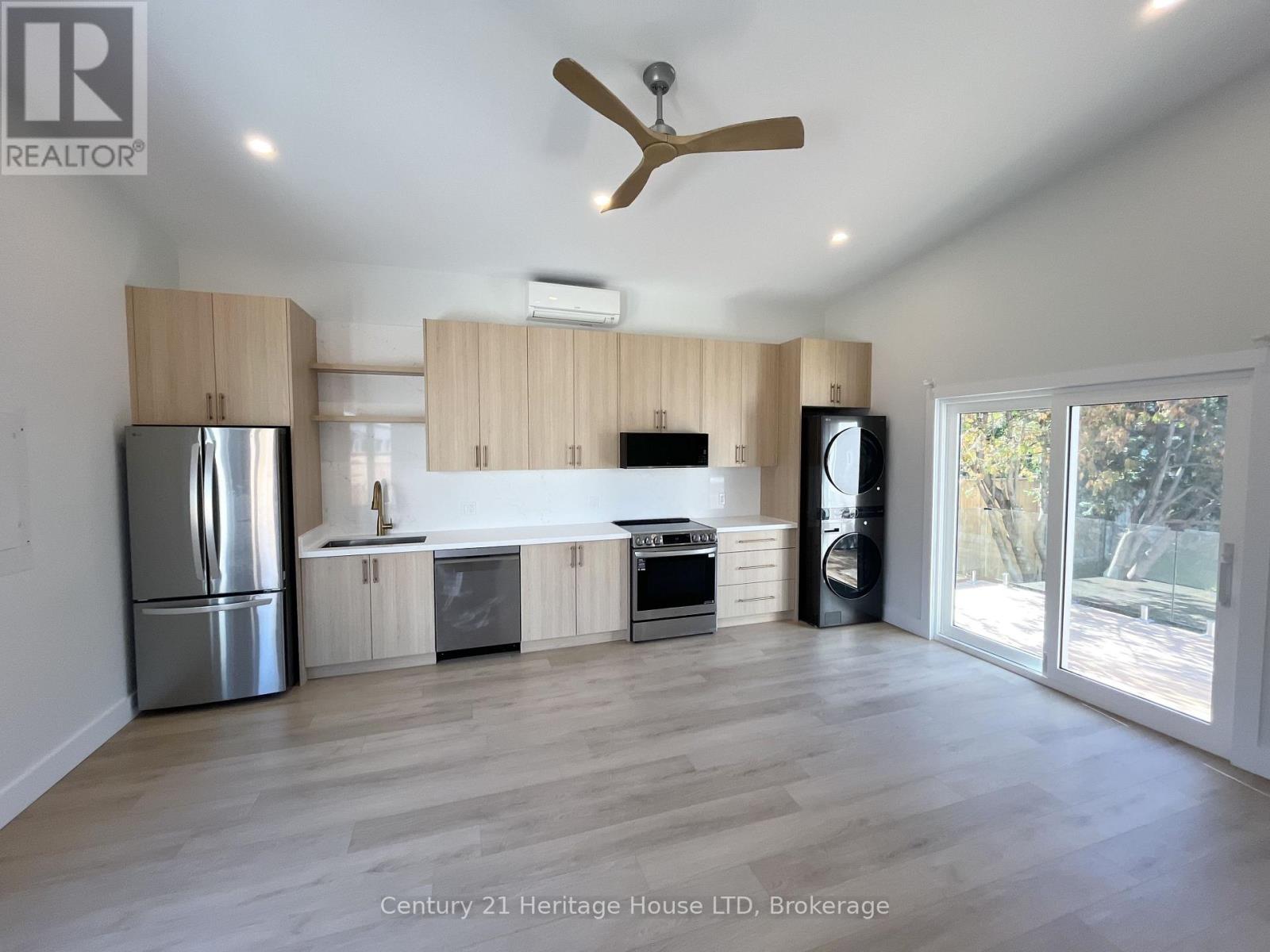 26b Valley Road, St. Catharines, Ontario  L2S 1Y6 - Photo 4 - X13870852