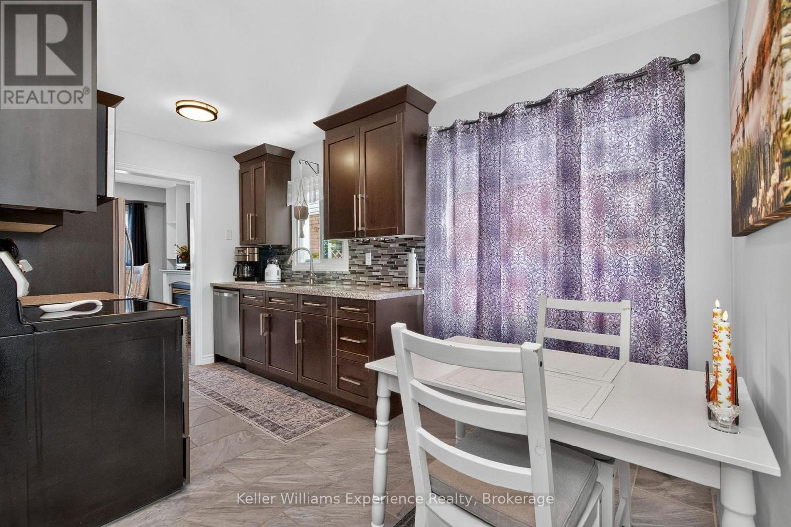13 Lindsay Court, Barrie, Ontario  L4M 6G5 - Photo 12 - S13871018