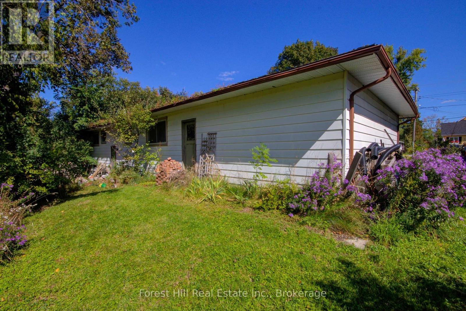 35 Courtland Street, Ramara, Ontario  L3V 1A3 - Photo 15 - S13871022