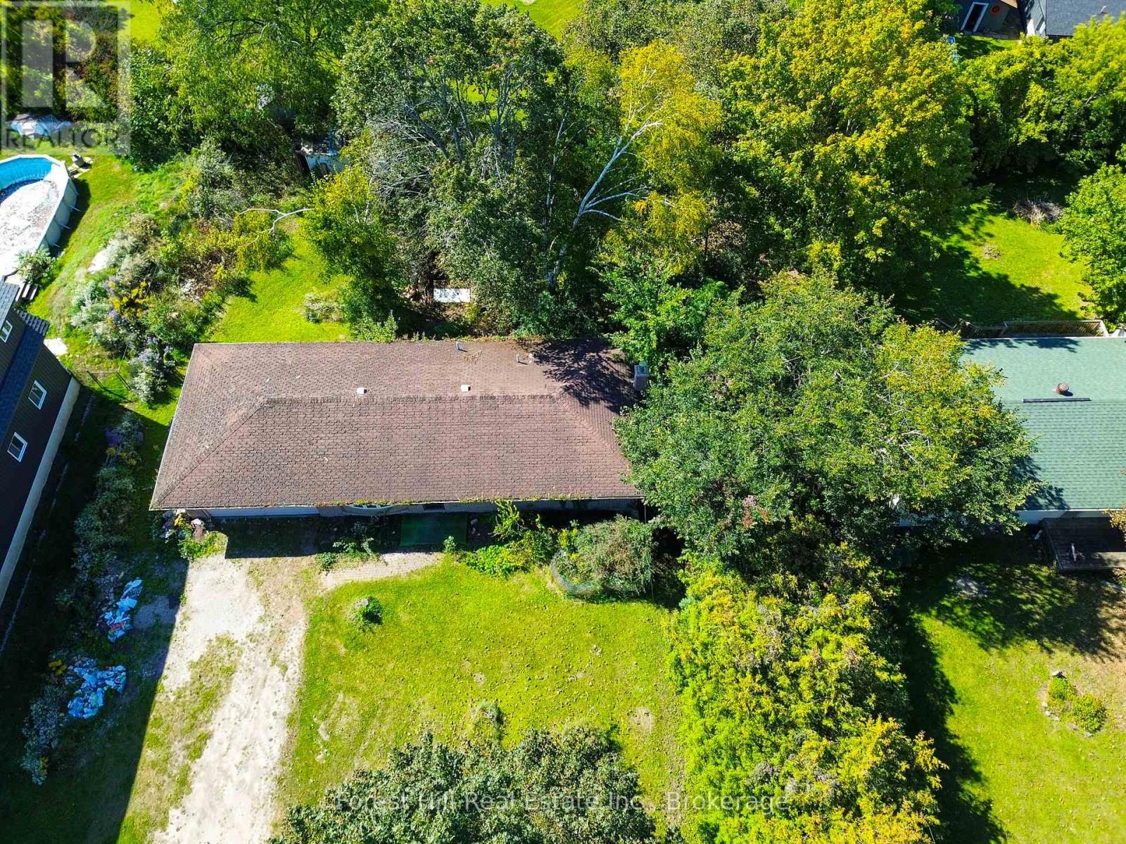 35 Courtland Street, Ramara, Ontario  L3V 1A3 - Photo 5 - S13871022