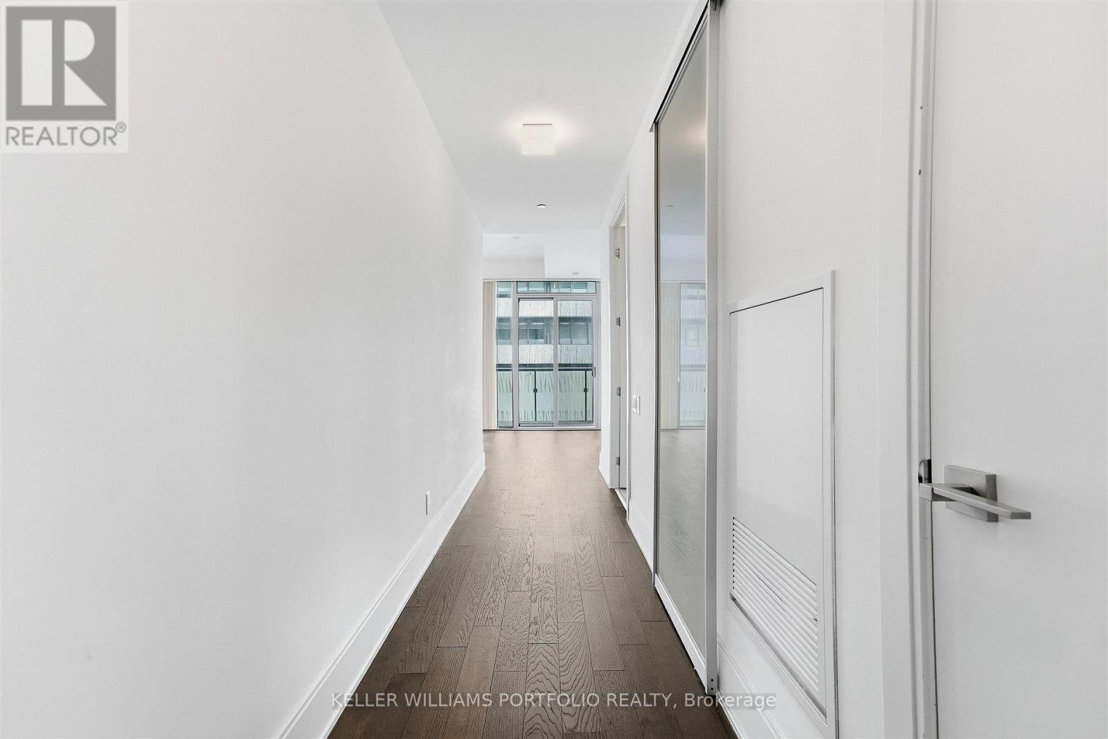 5305 - 50 CHARLES STREET E