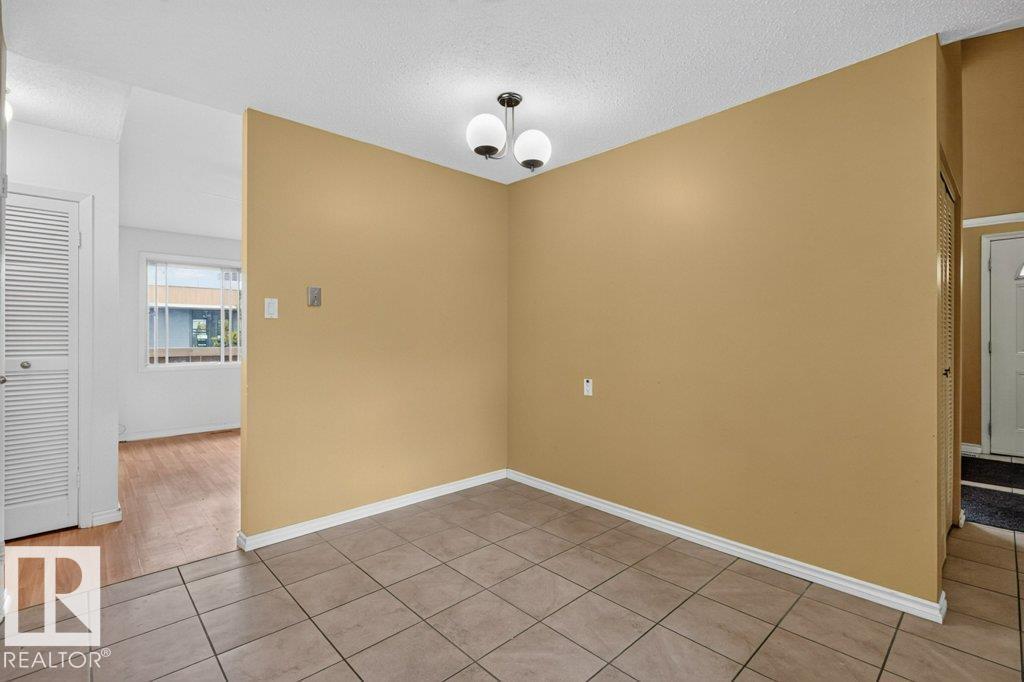 8612 175 ST NW