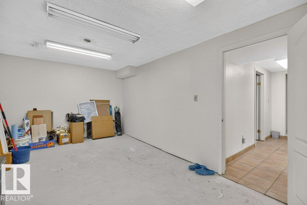 8612 175 ST NW