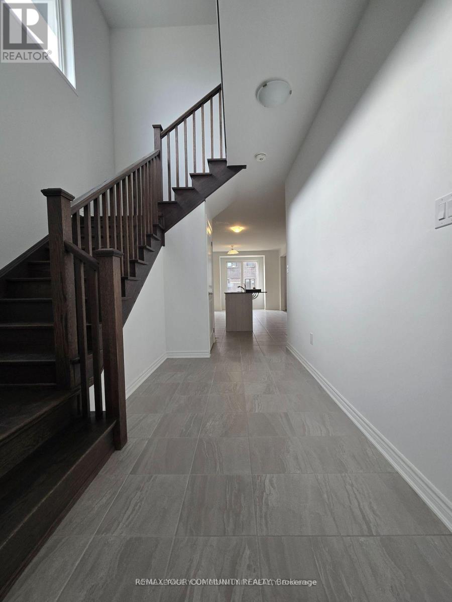 690 Mika Street, Innisfil, Ontario  L9S 0R7 - Photo 3 - N13870698