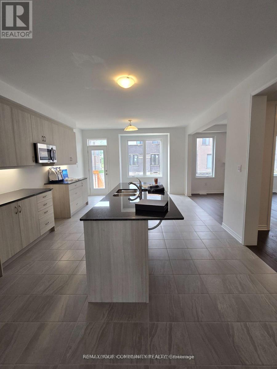 690 Mika Street, Innisfil, Ontario  L9S 0R7 - Photo 4 - N13870698