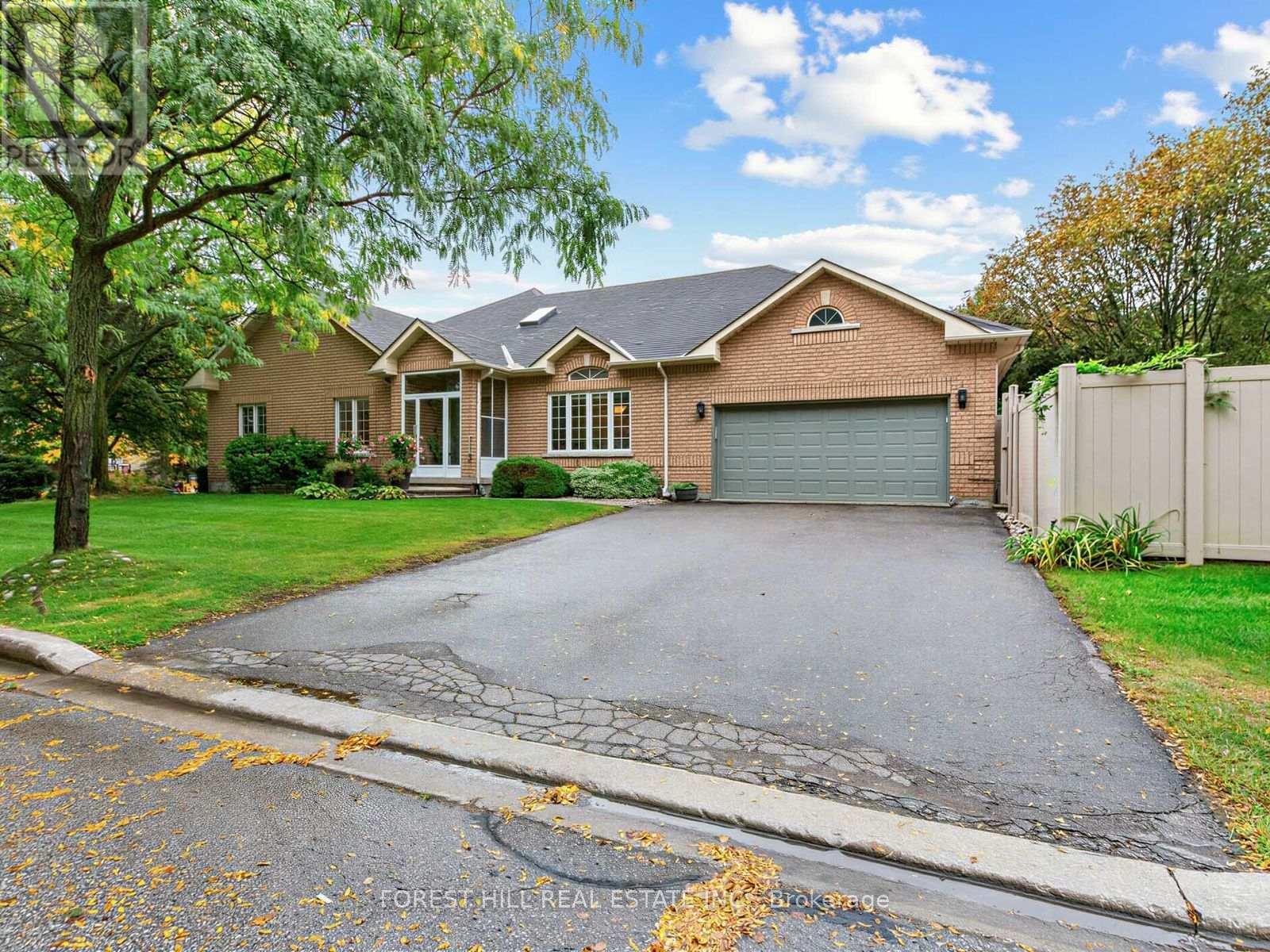 104 SANIBEL CRESCENT Vaughan (Uplands), ON L4J 8K7