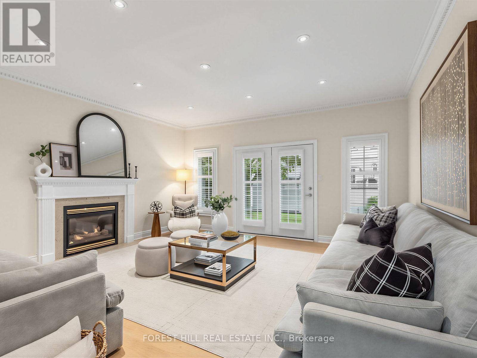 104 SANIBEL CRESCENT Vaughan (Uplands), ON L4J 8K7