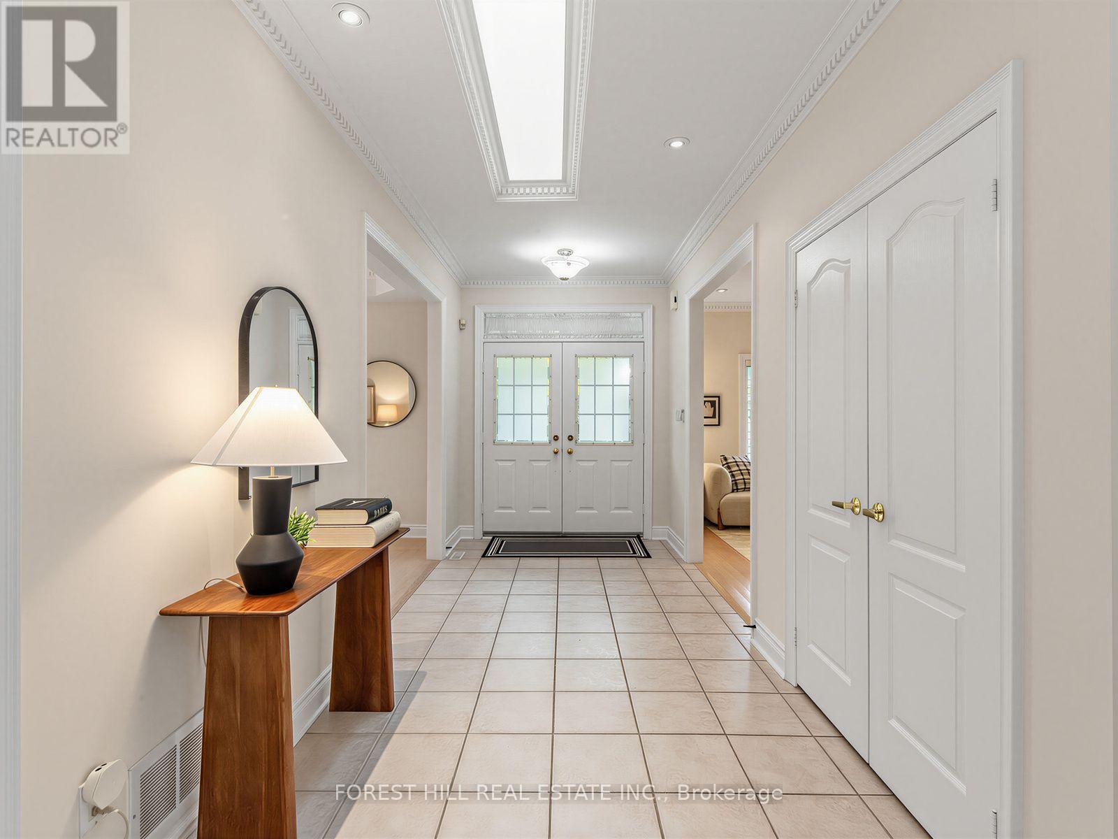 104 Sanibel Crescent, Vaughan (Uplands), Ontario  L4J 8K7 - Photo 4 - N13870858