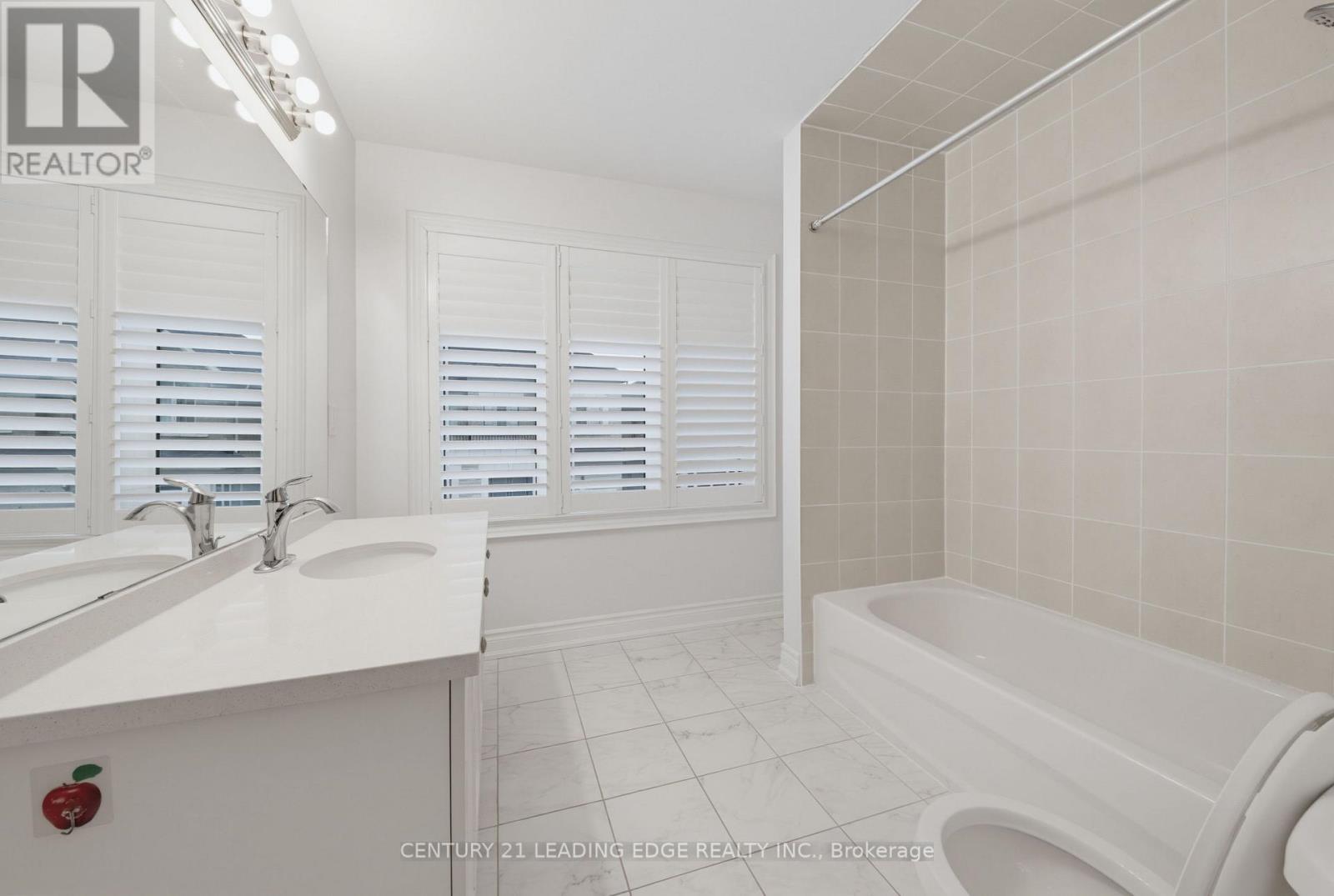 28 Liam Lane, Markham, Ontario  L3S 0E8 - Photo 32 - N13870894