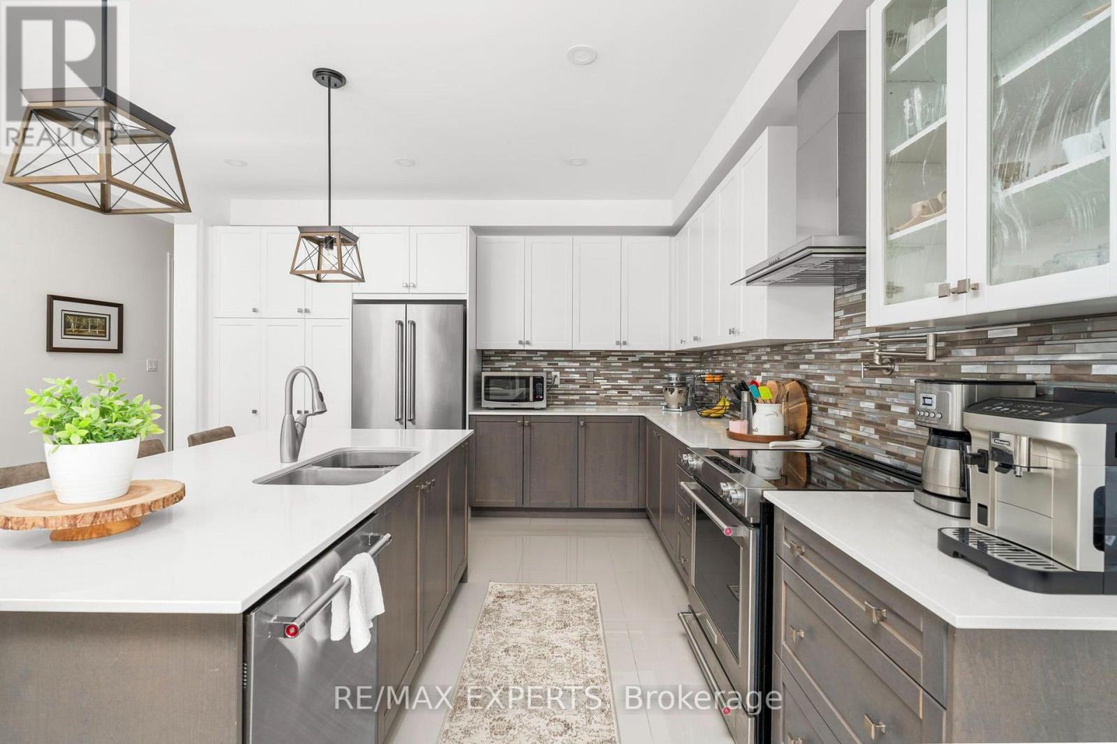 20 Hackett Street, New Tecumseth, Ontario  L9R 1V2 - Photo 15 - N13870962