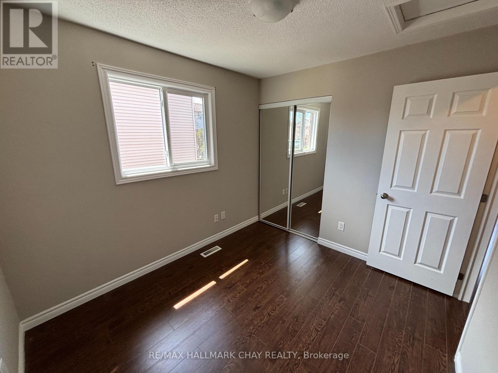 A - 36 Porritt Street, Barrie (Ardagh), Ontario  L4N 6Y3 - Photo 11 - S13870788