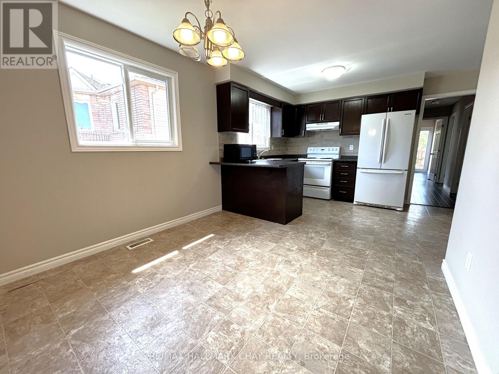 A - 36 Porritt Street, Barrie (Ardagh), Ontario  L4N 6Y3 - Photo 7 - S13870788