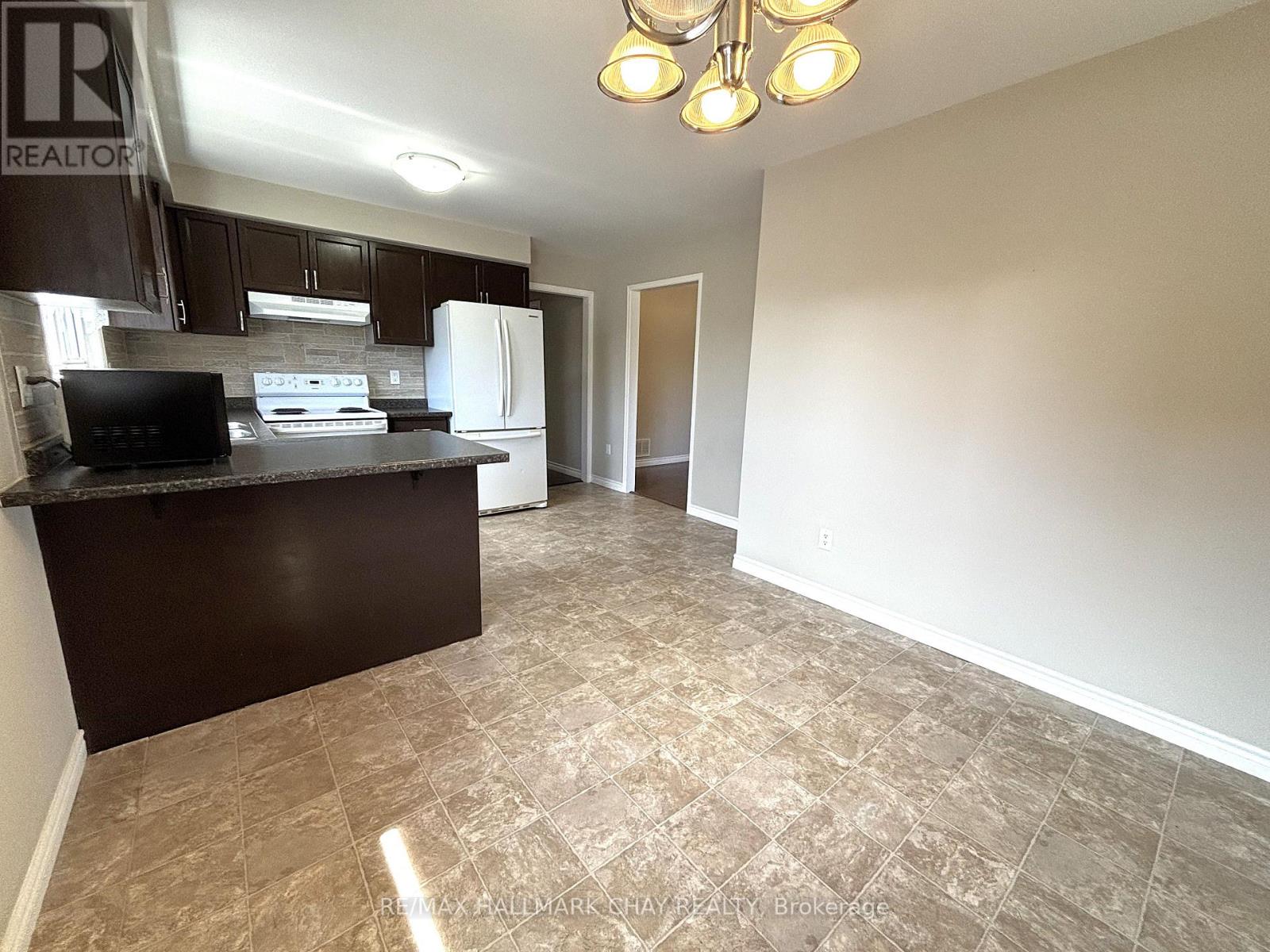 A - 36 Porritt Street, Barrie (Ardagh), Ontario  L4N 6Y3 - Photo 8 - S13870788