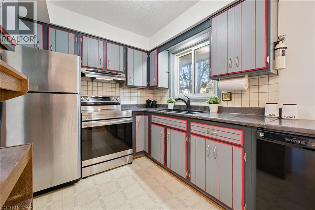 128 Briar Knoll Drive, Kitchener, Ontario  N2E 2B8 - Photo 13 - 40869327