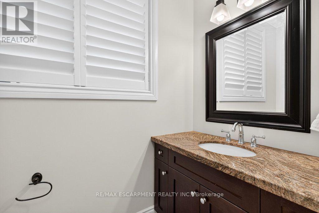 225 Lakeside Avenue, Burlington, Ontario  L7N 1Y4 - Photo 20 - W13870680