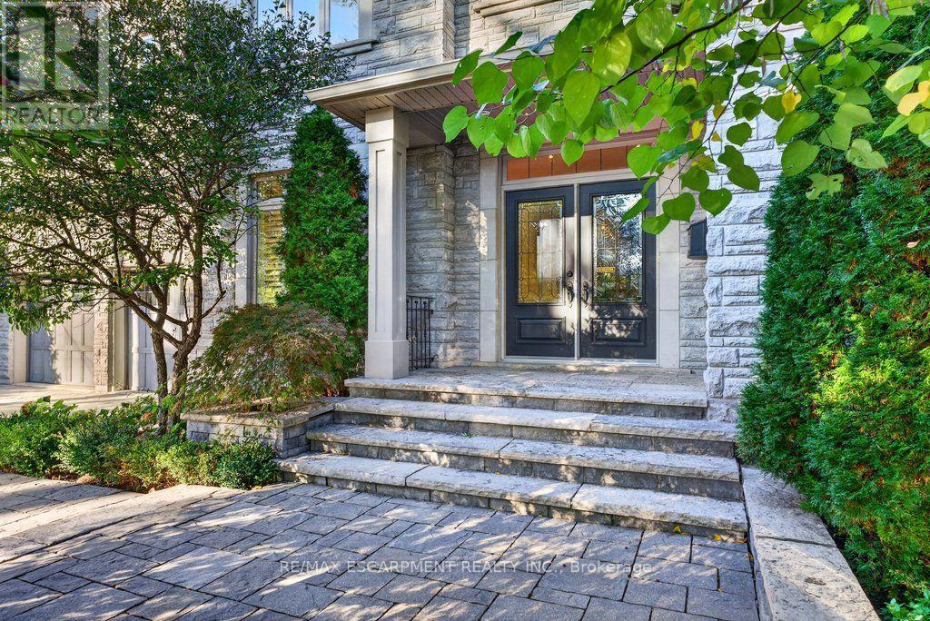 225 Lakeside Avenue, Burlington, Ontario  L7N 1Y4 - Photo 3 - W13870680