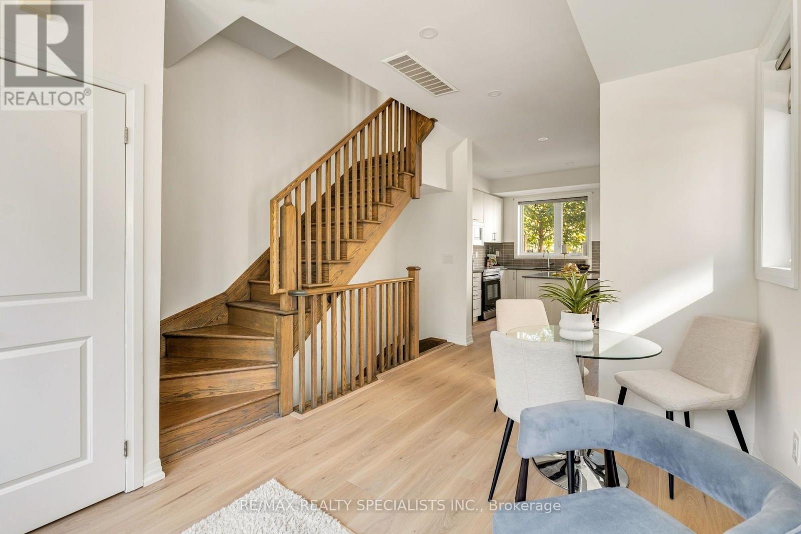 162 William Duncan Road, Toronto, Ontario  M3K 0C1 - Photo 17 - W13870760