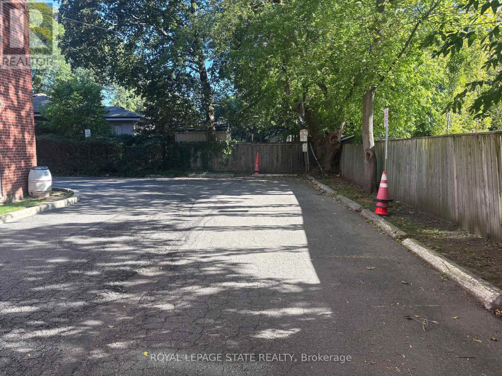 404 - 2054 Courtland Drive, Burlington, Ontario  L7R 1R8 - Photo 11 - W13870796