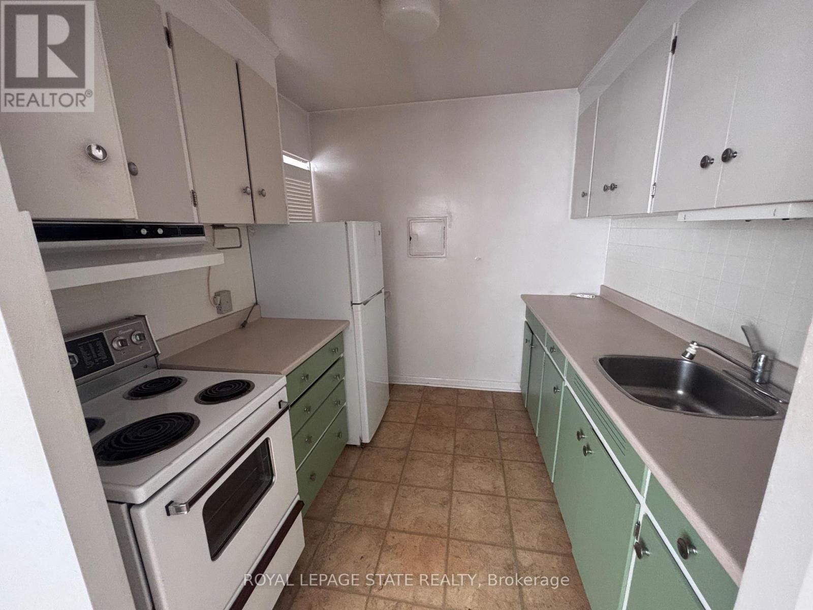 404 - 2054 Courtland Drive, Burlington, Ontario  L7R 1R8 - Photo 9 - W13870796