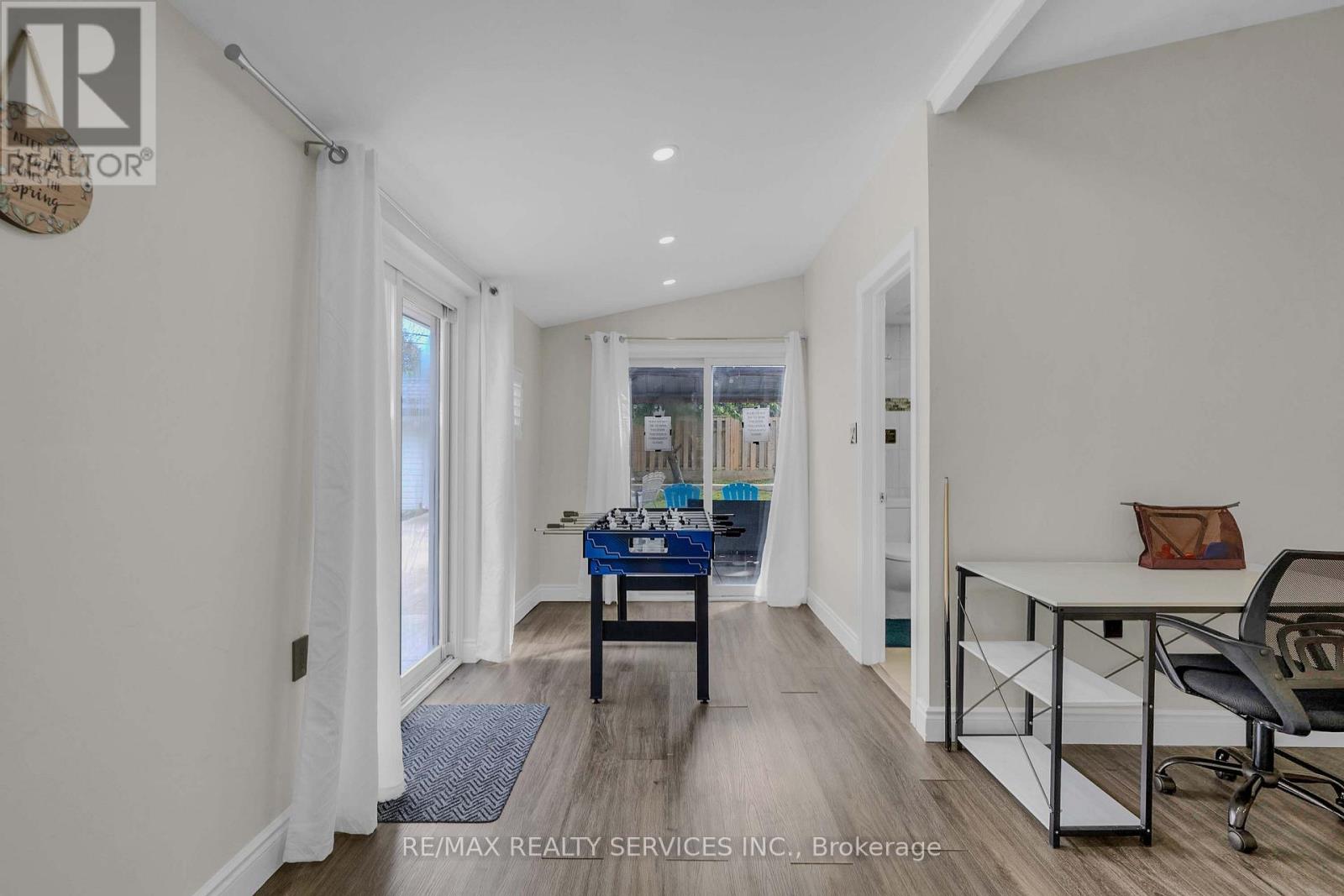 17 Avening Drive, Toronto, Ontario  M9V 1Y2 - Photo 13 - W13870832