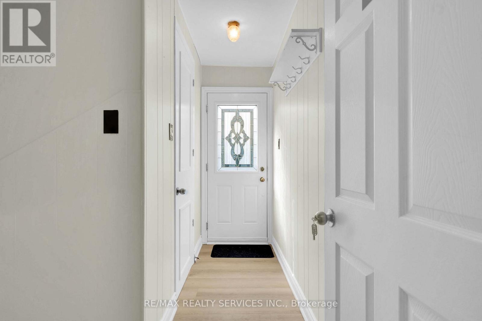 17 Avening Drive, Toronto, Ontario  M9V 1Y2 - Photo 28 - W13870832
