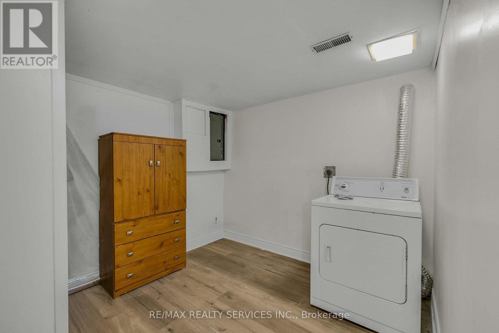 17 Avening Drive, Toronto, Ontario  M9V 1Y2 - Photo 34 - W13870832
