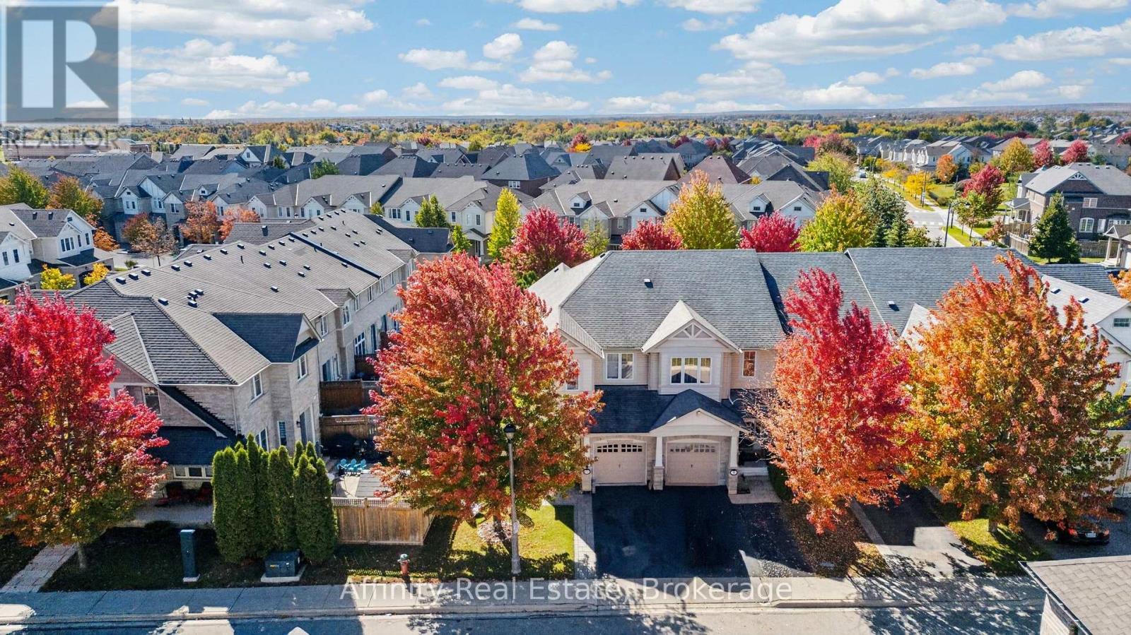 10 Maplerun Street, Caledon, Ontario  L7C 3P9 - Photo 2 - W13870938