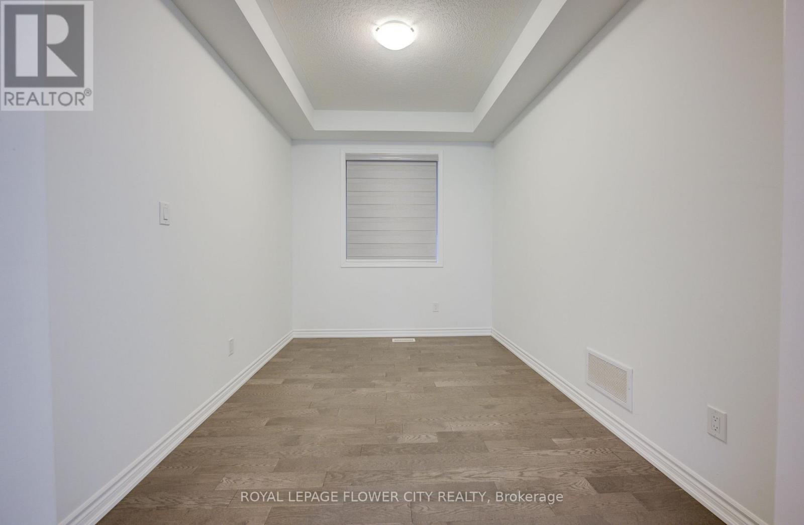 51 William Nador Street, Kitchener, Ontario  N2E 3X8 - Photo 10 - X13870664