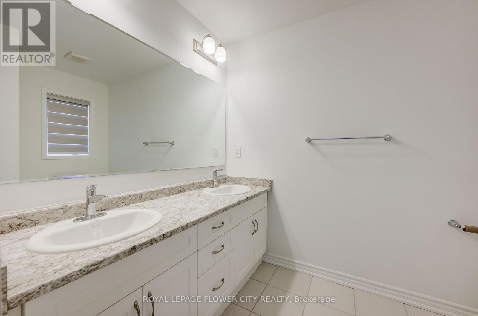 51 William Nador Street, Kitchener, Ontario  N2E 3X8 - Photo 24 - X13870664