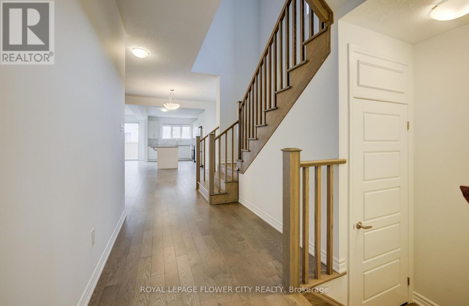51 William Nador Street, Kitchener, Ontario  N2E 3X8 - Photo 5 - X13870664