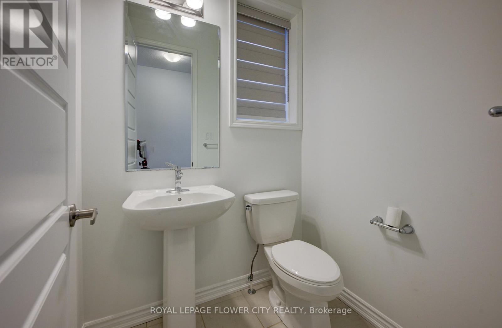 51 William Nador Street, Kitchener, Ontario  N2E 3X8 - Photo 6 - X13870664