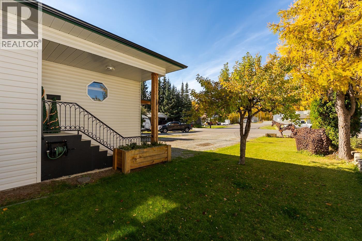6060 Springall Crescent, Prince George, British Columbia  V2K 4W6 - Photo 3 - R3173263