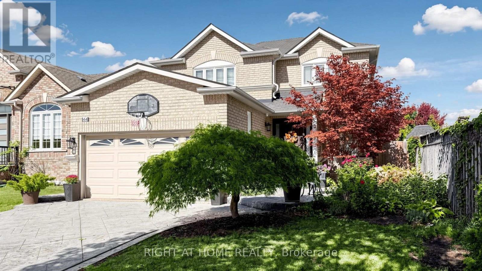 44 ROBERTSON CLOSE, Vaughan, Ontario