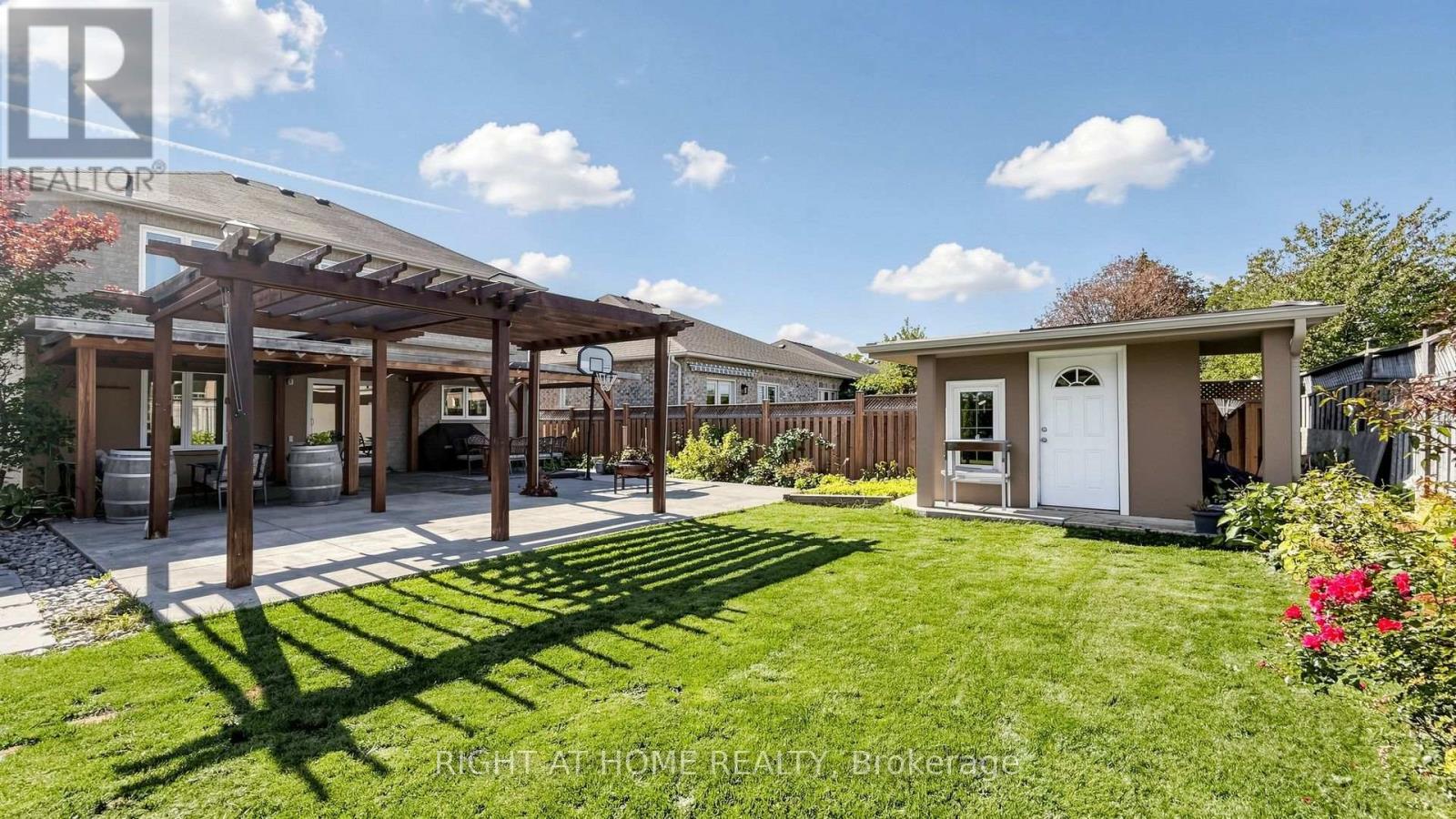 44 Robertson Close, Vaughan, Ontario  L6A 2H1 - Photo 40 - N13871034