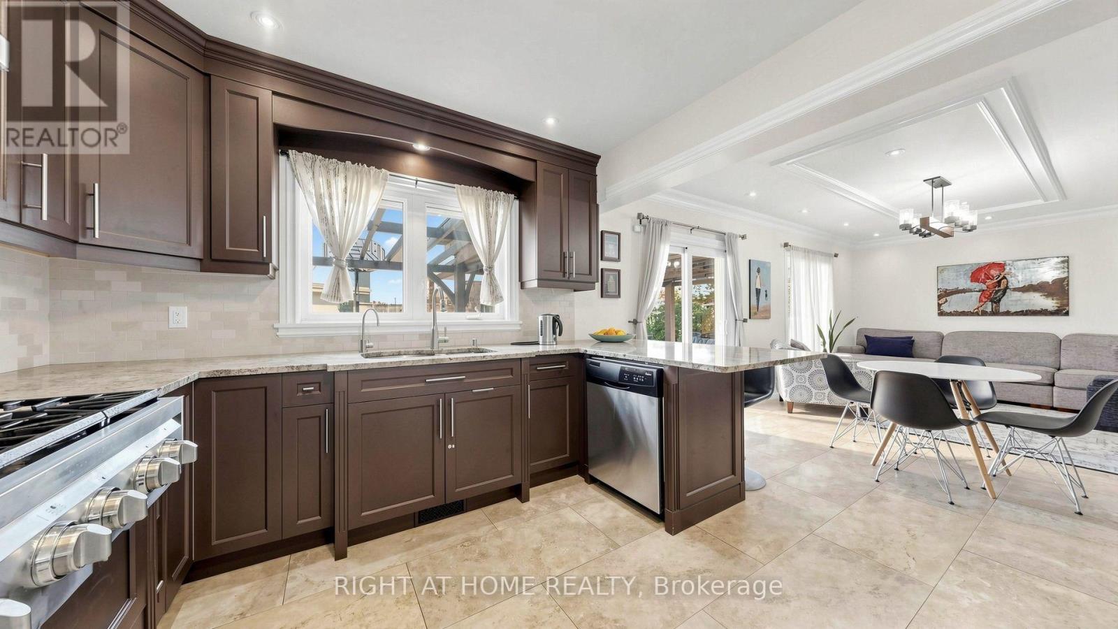 44 Robertson Close, Vaughan, Ontario  L6A 2H1 - Photo 16 - N13871034