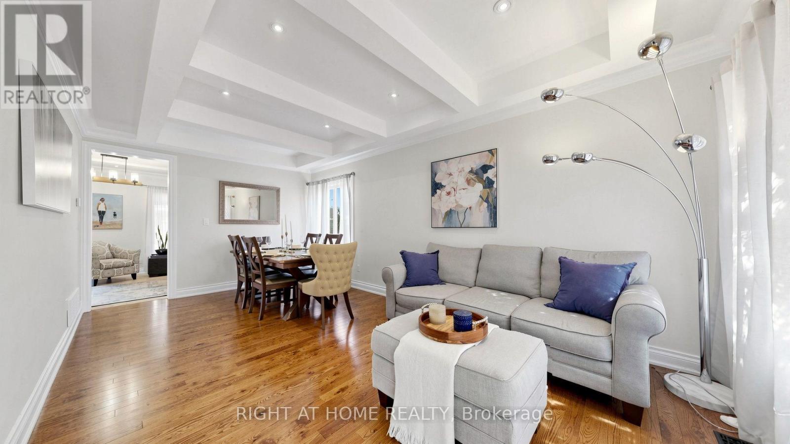 44 Robertson Close, Vaughan, Ontario  L6A 2H1 - Photo 7 - N13871034