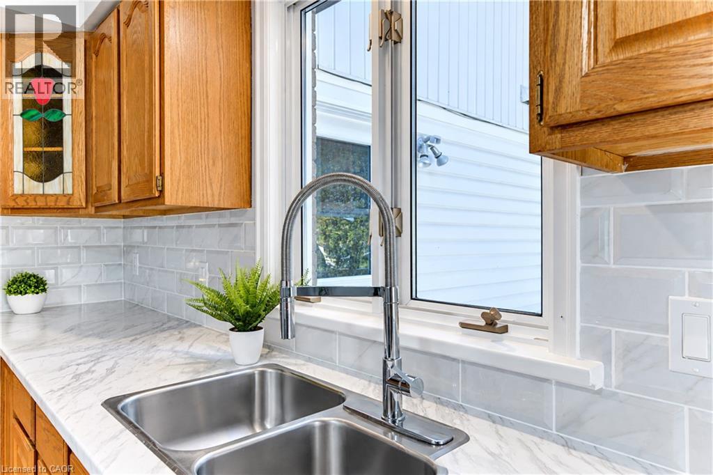 64 S Lowrey Avenue S, Cambridge, Ontario  N1R 4Z8 - Photo 14 - 40869659
