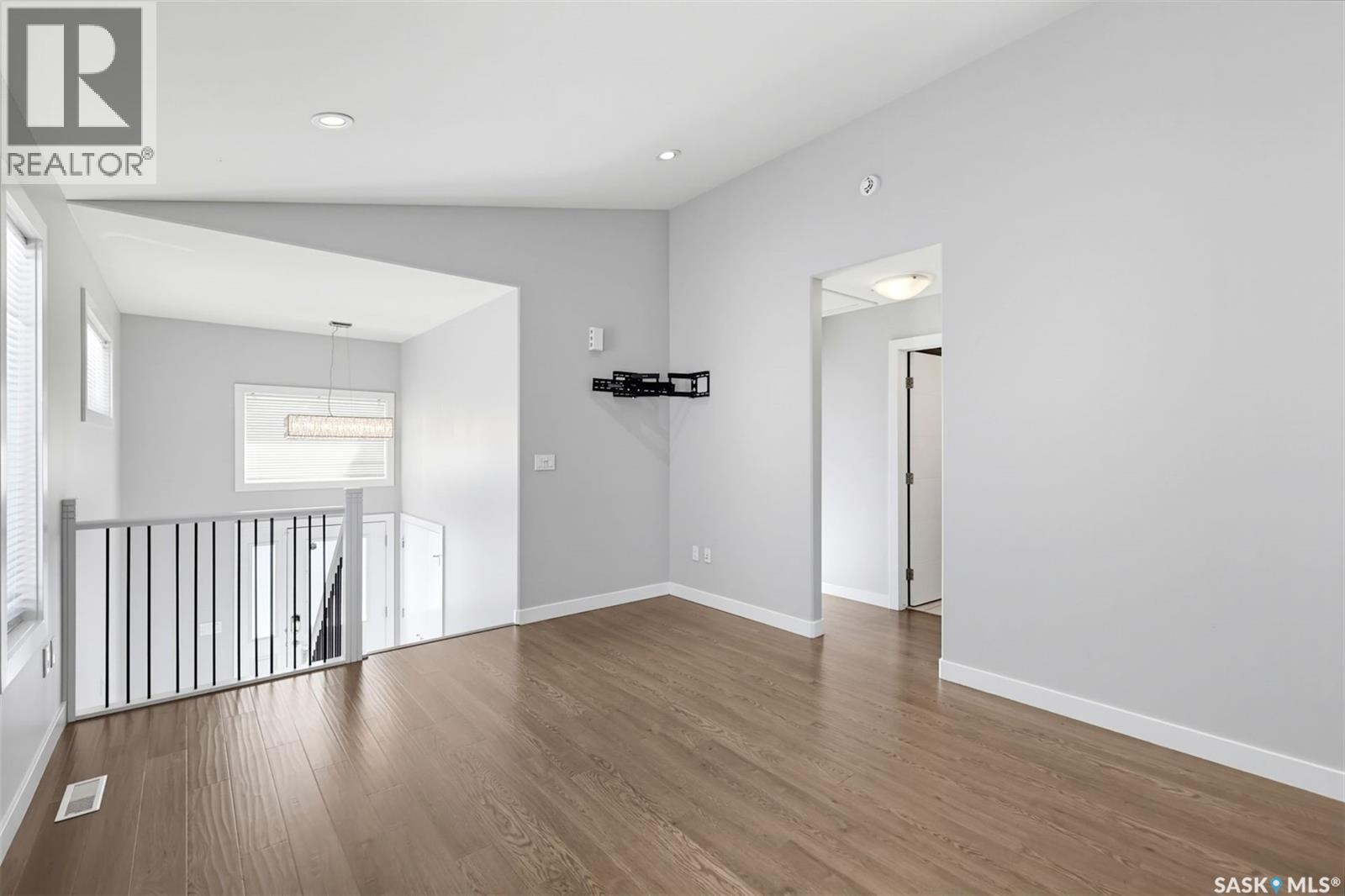 3814 33rd Street W, Saskatoon, Saskatchewan  S7R 0M1 - Photo 5 - SK050535