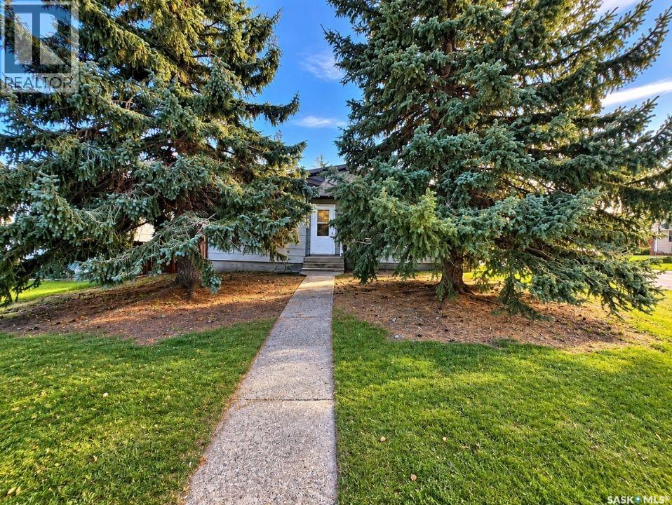 302 Cowie Crescent, Swift Current, Saskatchewan  S9H 4W7 - Photo 2 - SK050475