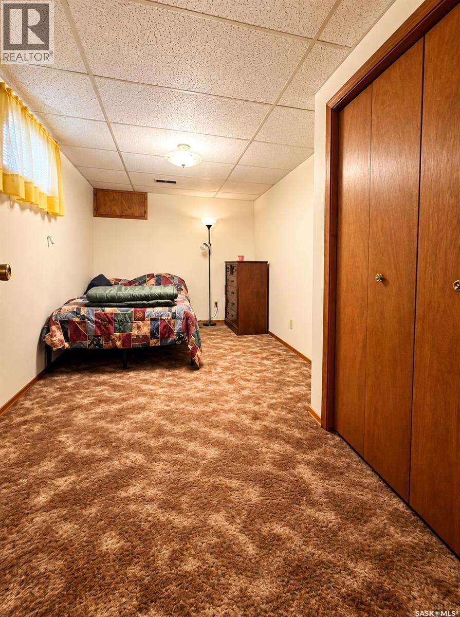302 Cowie Crescent, Swift Current, Saskatchewan  S9H 4W7 - Photo 21 - SK050475