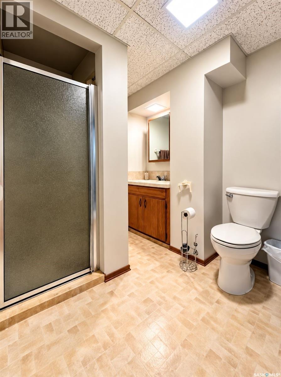 302 Cowie Crescent, Swift Current, Saskatchewan  S9H 4W7 - Photo 22 - SK050475