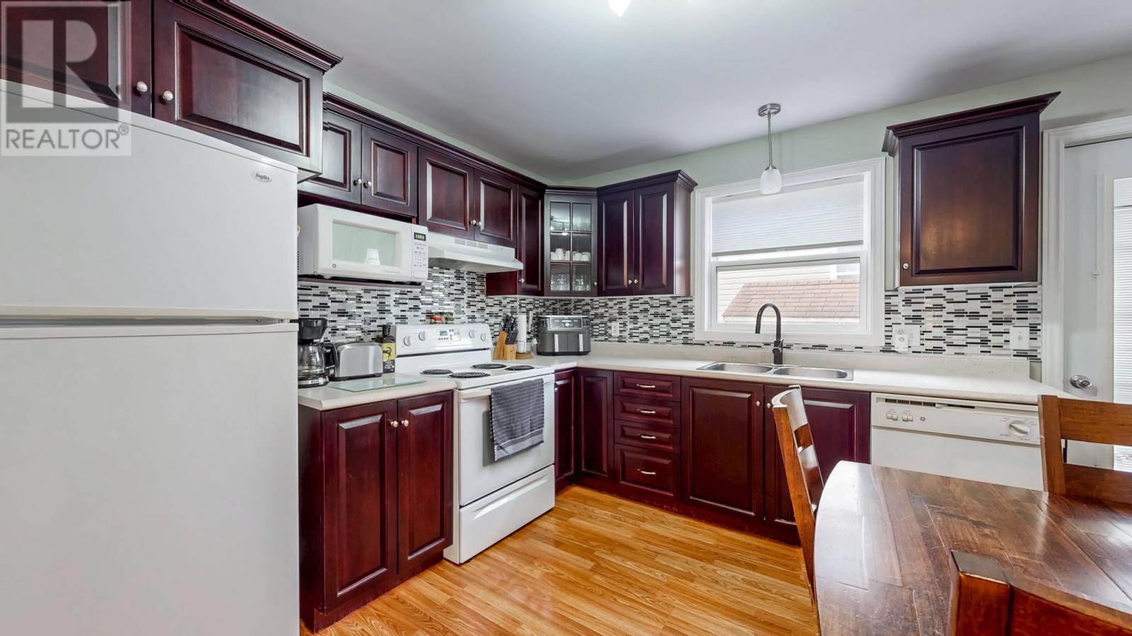 123 Edison Place, St. John's — photo 3