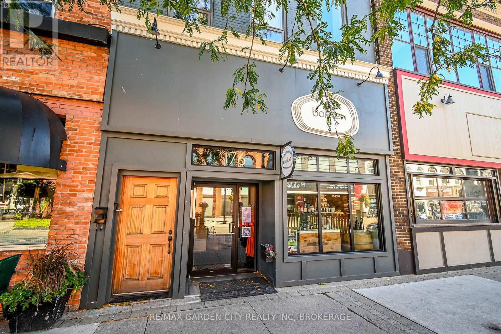 176 ST. PAUL STREET, St. Catharines, Ontario