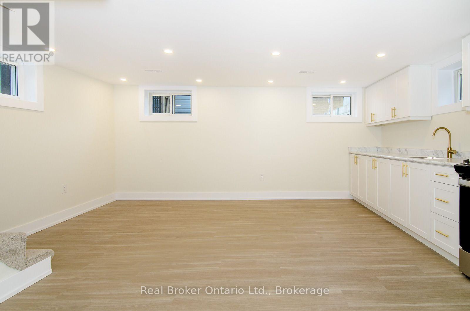 Lower - 1175 Dunsmure Road, Hamilton, Ontario  L8H 1K9 - Photo 4 - X13871096