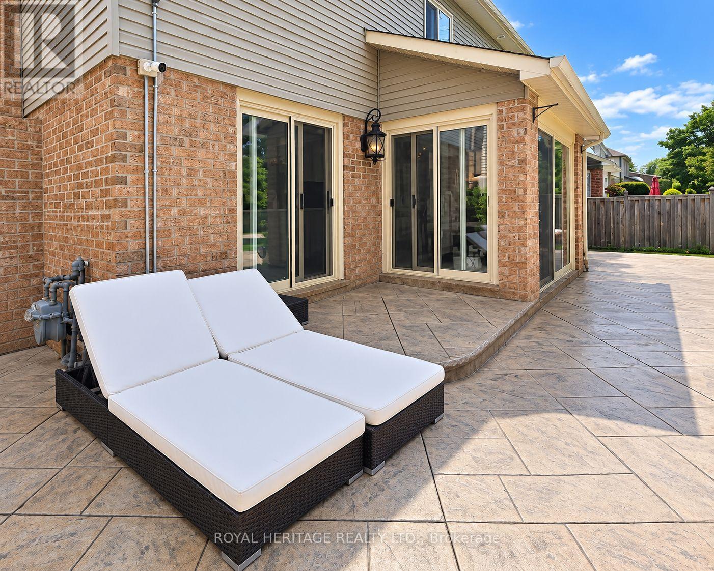 1221 Fieldstone Circle, Pickering, Ontario  L1X 1B9 - Photo 40 - E13871152