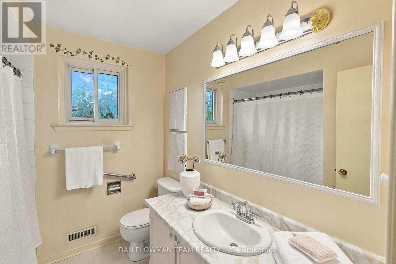 51 Rosalynne Avenue, Clarington, Ontario  L1C 3X7 - Photo 32 - E13871200
