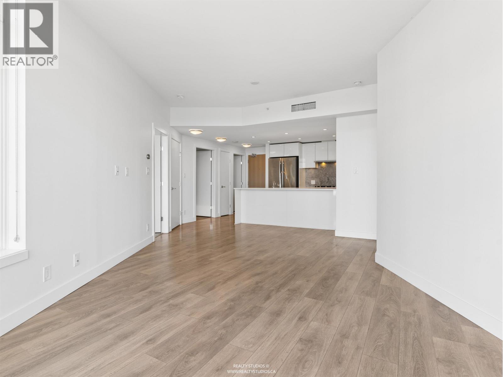 701 3557 SAWMILL CRESCENT